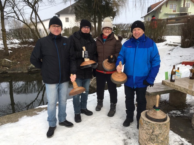 JSTM-Team bei der Gemeinde-Eisstockschützen-Meisterschaft am Steinerteich